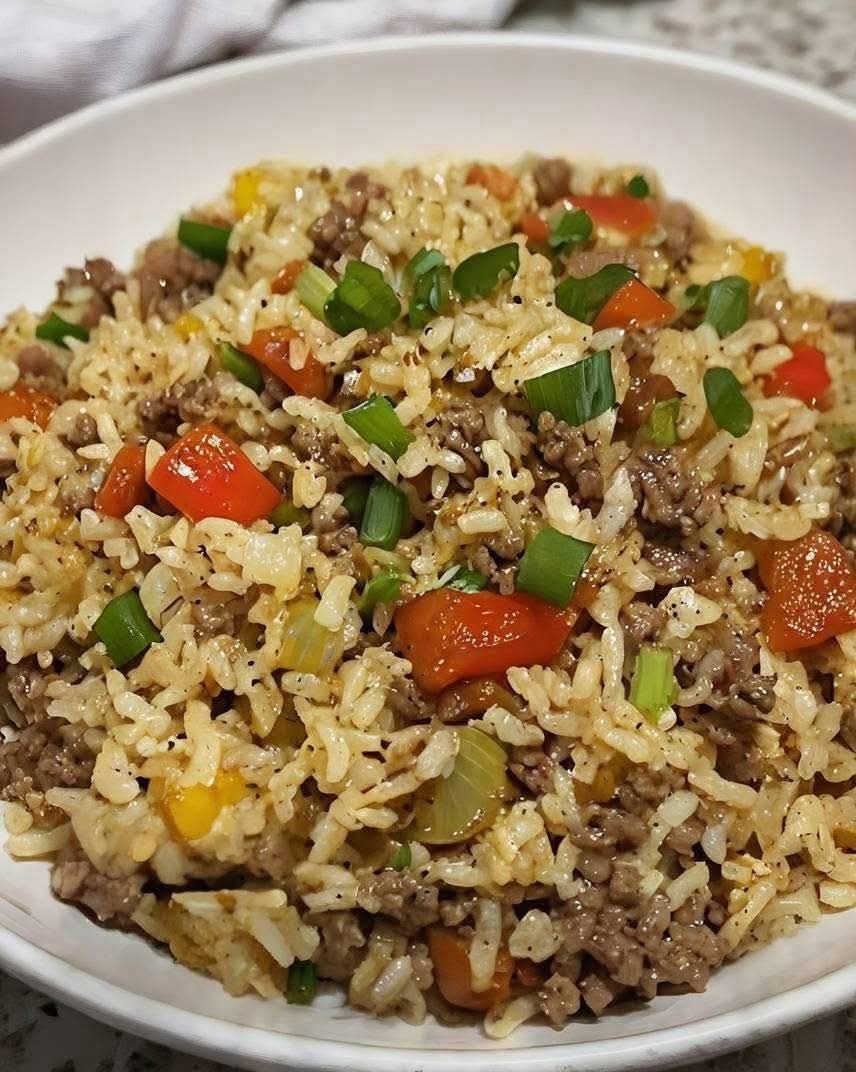 One-Pot Dirty Rice with Ground Beef and Tomatoes