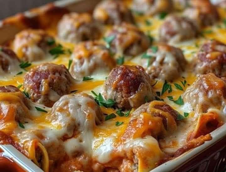 Family-Friendly Meatball Pasta Bake – Quick, Cheesy, and Delicious