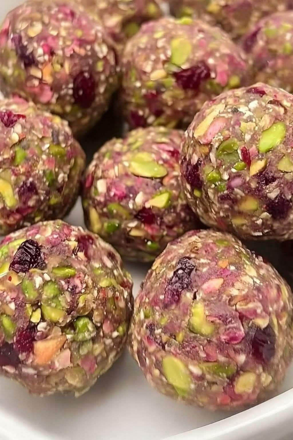 Easy Cranberry Pistachio Oat Energy Bites for Meal Prep
