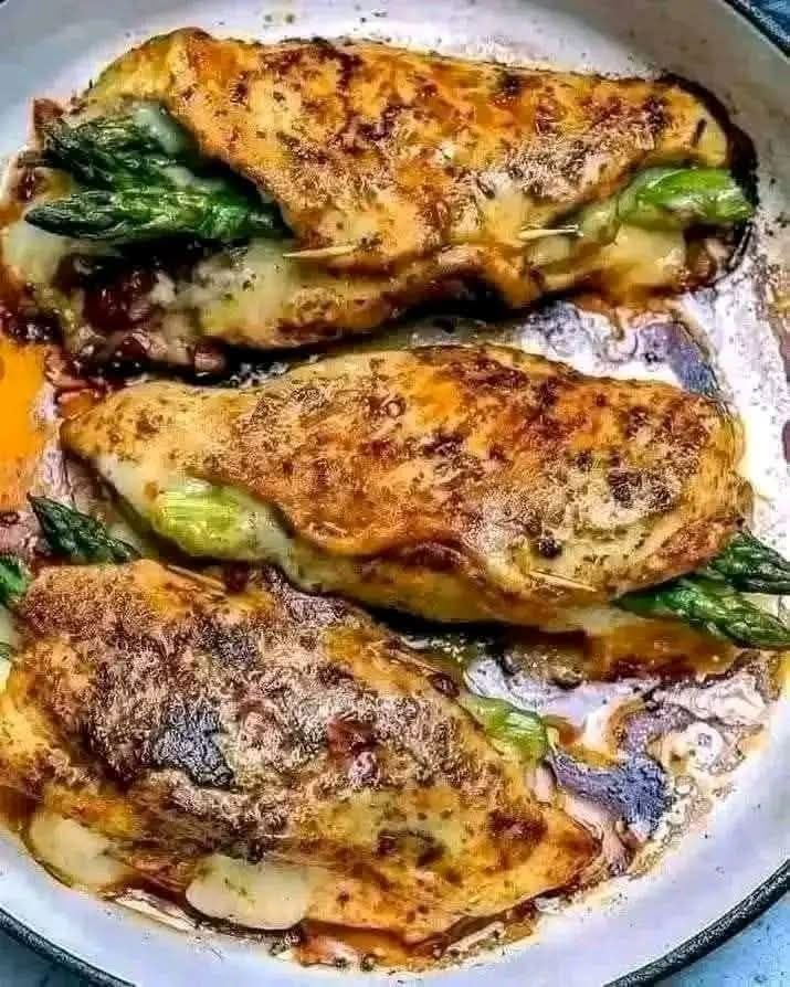 Baked Asparagus and Mozzarella Stuffed Chicken Breast