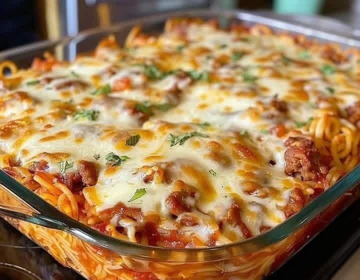 Creamy Baked Spaghetti Casserole (Cheesy Layers + Meaty Marinara)